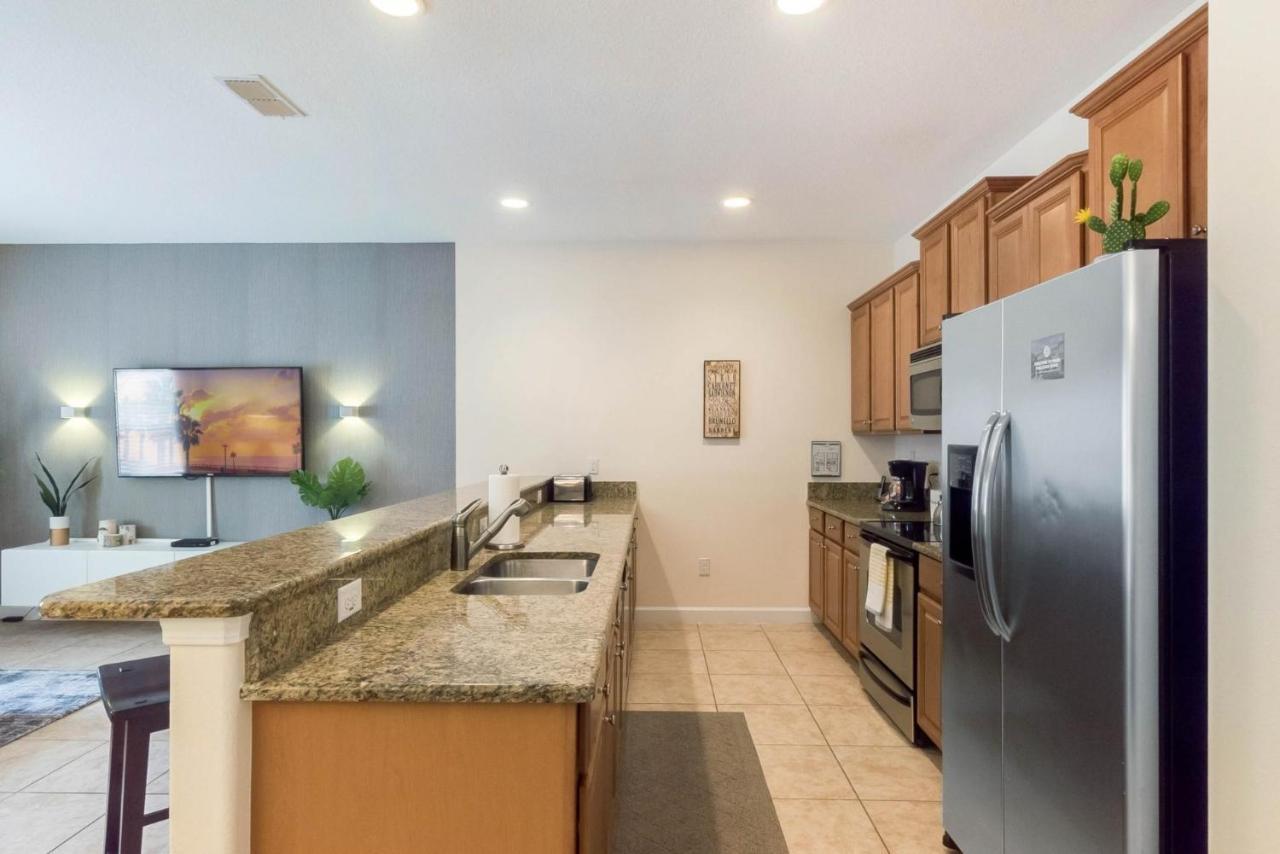 Townhome W Pool Near Disney & Orlando Attractions คิสซิมมี ภายนอก รูปภาพ
